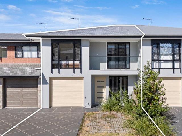 Townhouse for sale in Toombul, Queensland