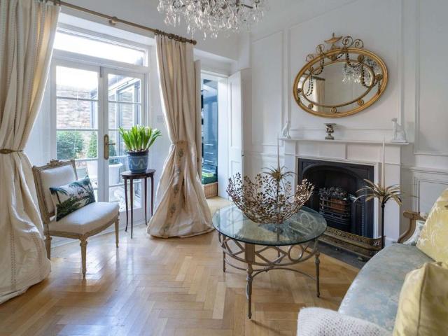 Townhouse for rent in The Grange, Scotland