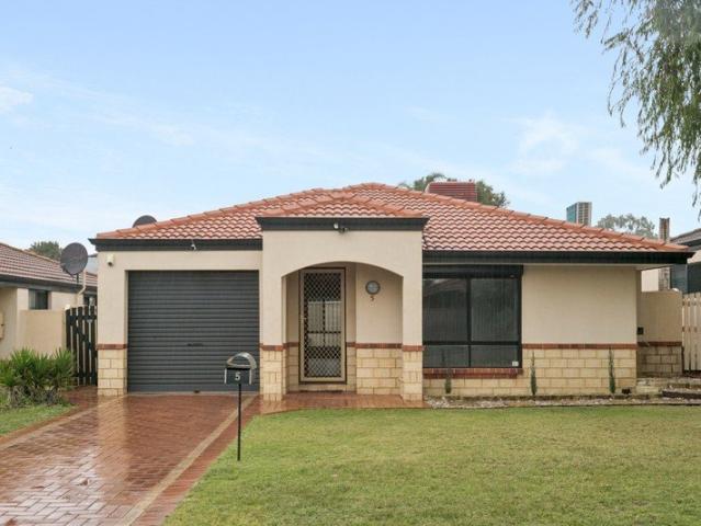 House for sale in Queens Park, Western Australia