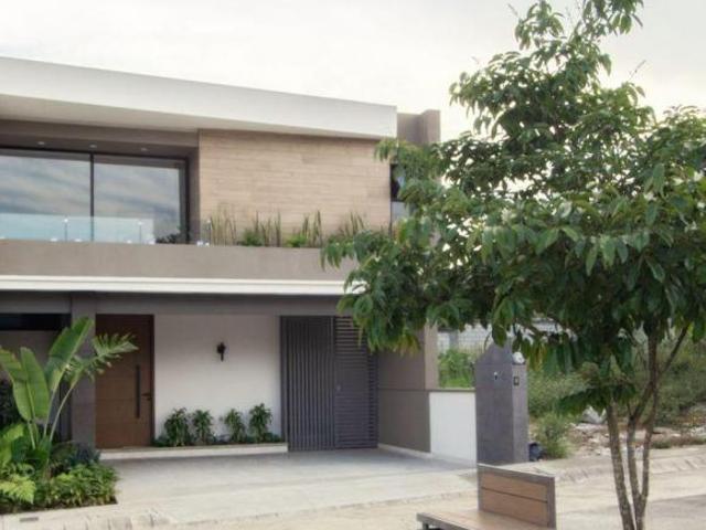 Casa en venta en Adalberto Rosales, Fortín de las Flores