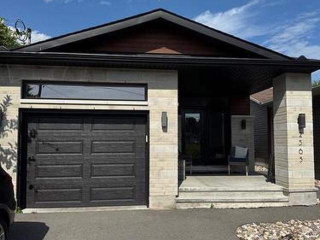 House for rent in Chapel Hill South, Ottawa