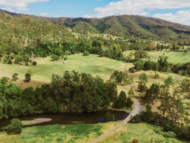 Cottage for sale in Sarabah, Scenic Rim Regional