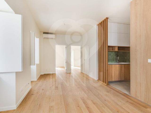 Apartamento venda em Centro Urbano Comercial de Carcavelos, Cascais
