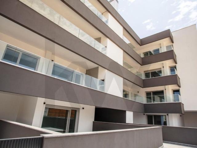 Apartamento venda em Catujal, Santiago Dos Velhos