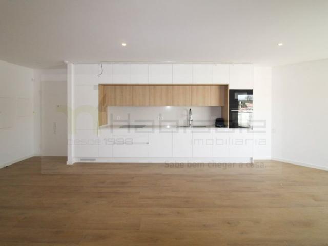 Apartamento venda em Almada, Setúbal