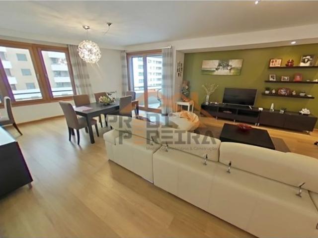 Apartamento venda em Santiago Dos Velhos, Lisboa