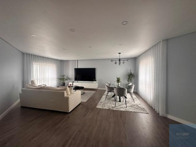 Apartamento venda em Urbanização Casas do Lago, Amadora