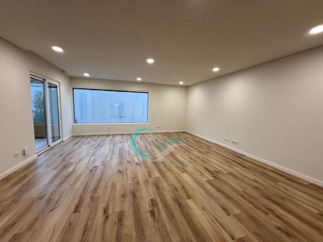 Apartamento venda em Santa Clara, Lisboa