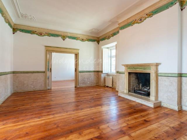 Apartamento venda em Estrela, Lisboa