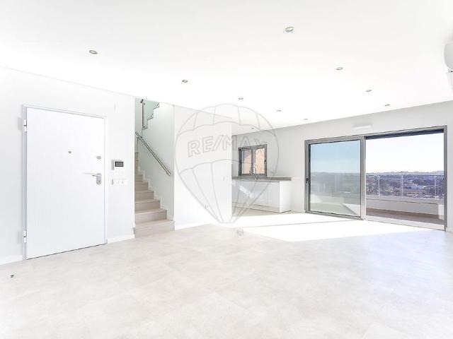 Apartamento venda em Alto do Calhau, Faro