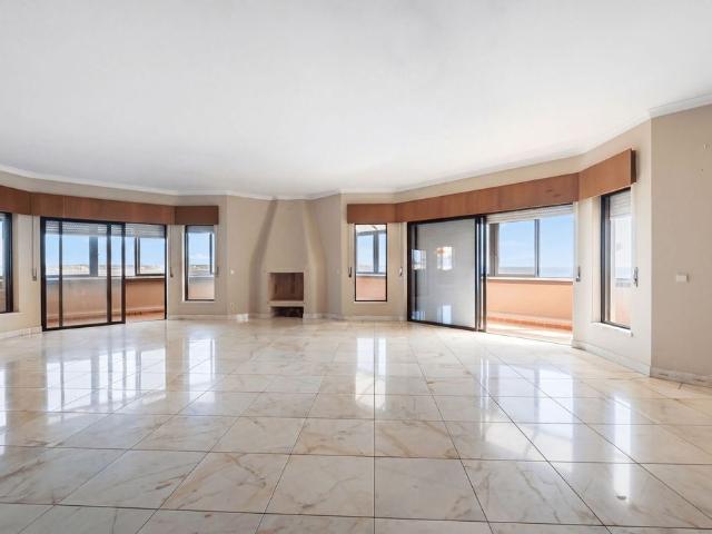 Apartamento venda em Alto dos Lombos, Cascais