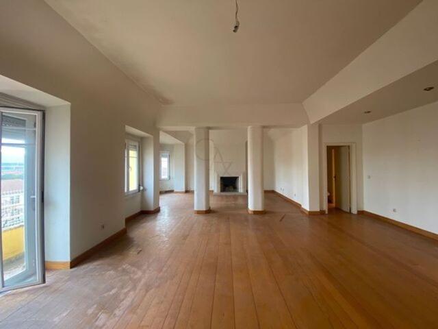Apartamento venda em Santo António, Lisboa