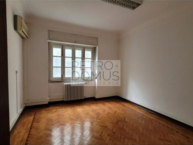 Apartamento venda em Estrela, Lisboa