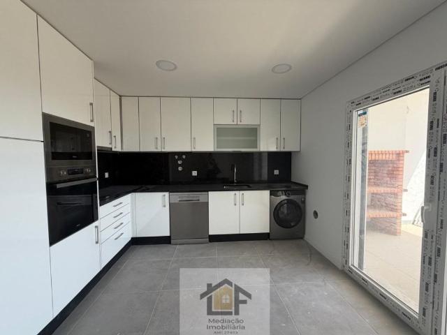 Apartamento venda em Farinheiras, Seixal