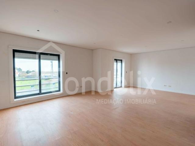 Apartamento venda em Bairro Azouguete, Santiago Dos Velhos