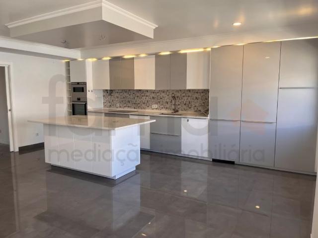 Apartamento venda em Damaia, Amadora