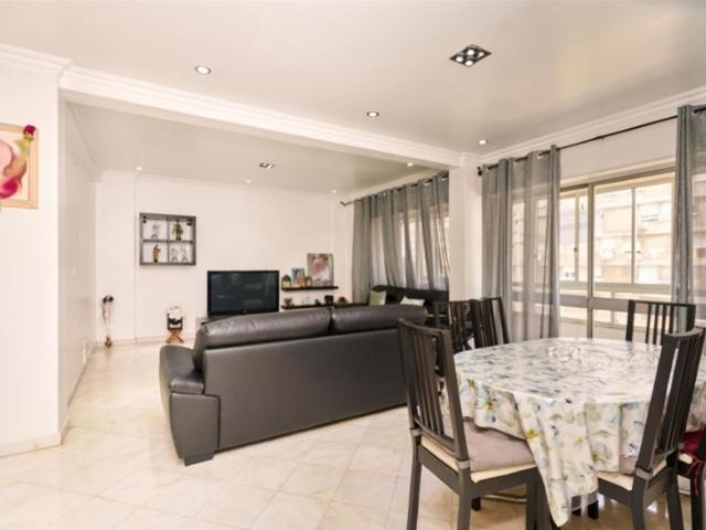 Apartamento venda em Santiago Dos Velhos, Lisboa