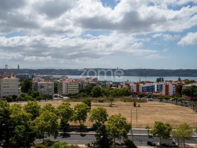 Apartamento venda em São Francisco Xavier, Lisboa