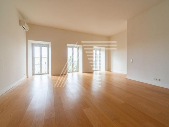 Apartamento venda em Estrela, Lisboa