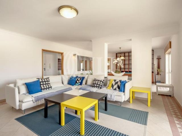Apartamento venda em Quarteira, Loulé