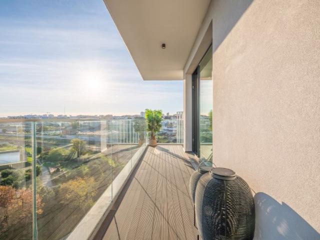 Apartamento venda em Quinta das Laranjeiras, Lisboa