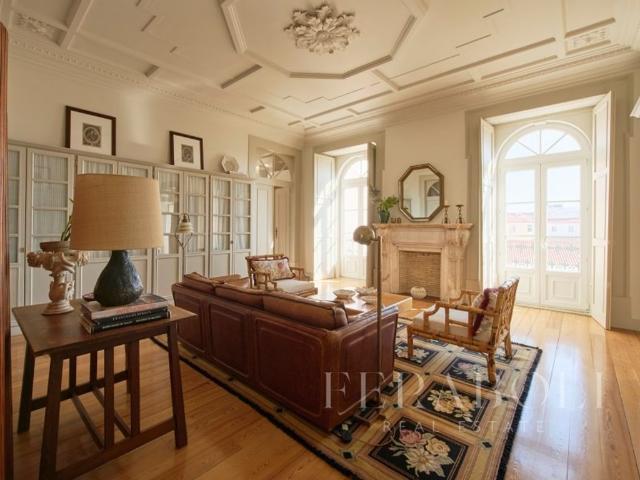Apartamento venda em Mártires, Lisboa