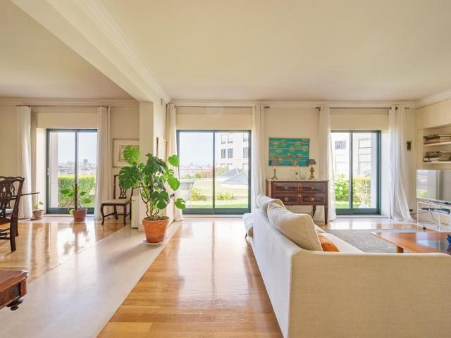 Apartamento venda em Bairro Estrela D'Ouro, Lisboa
