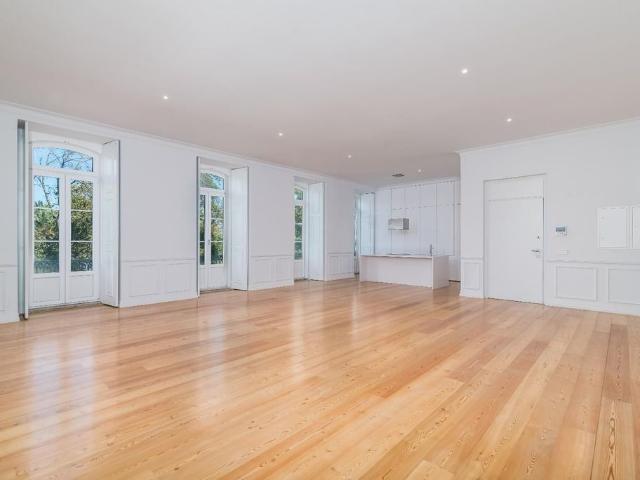 Apartamento venda em Misericórdia, Lisboa