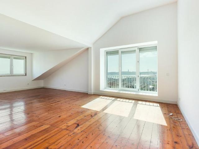 Apartamento venda em Santo António, Lisboa