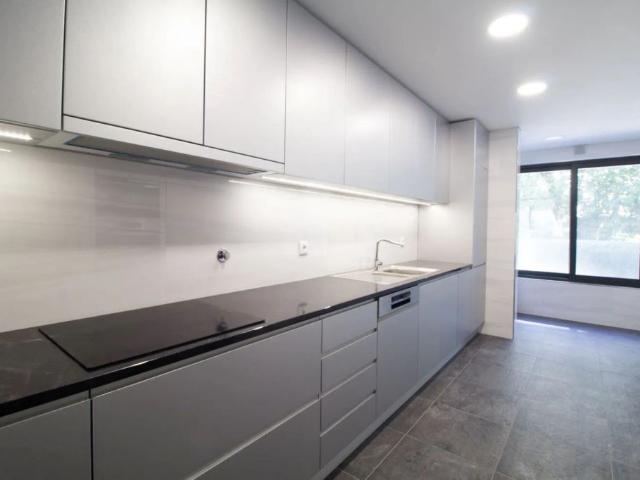 Apartamento venda em Conjunto Urbano da Ribeira, Porto