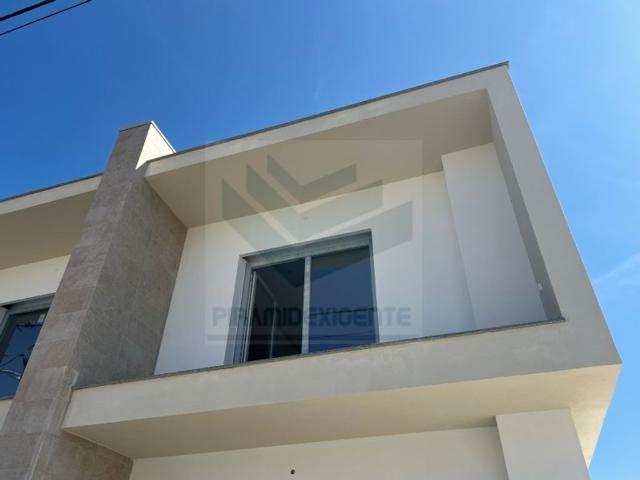 Casa venda em Fernão Ferro, Seixal