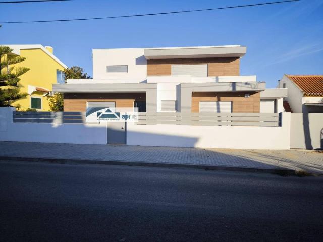 Casa venda em Azeitão (São Lourenço e São Simão), Setúbal
