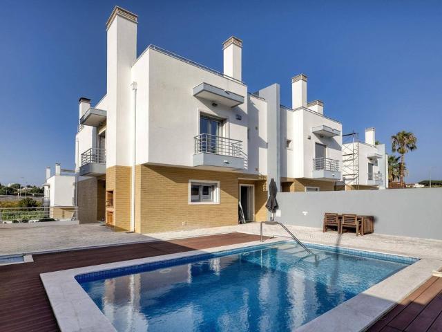 Casa venda em Funchalinho, Almada