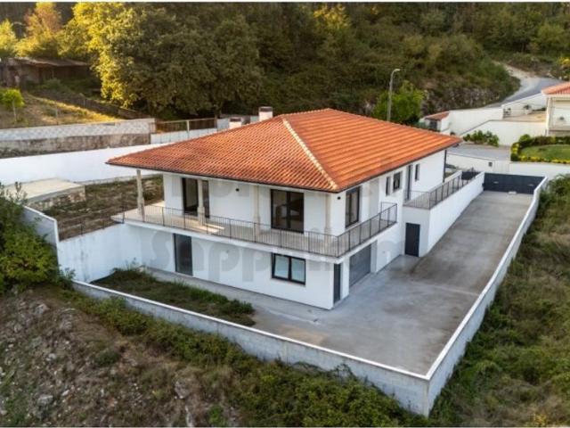 Casa venda em Assento, Guimarães