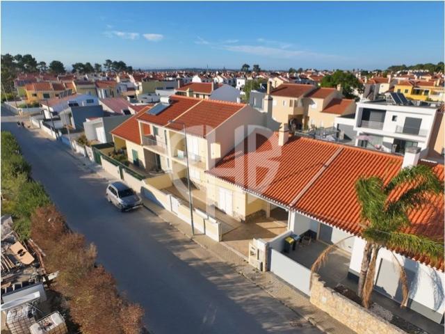 Casa venda em Azeitão (São Lourenço e São Simão), Setúbal