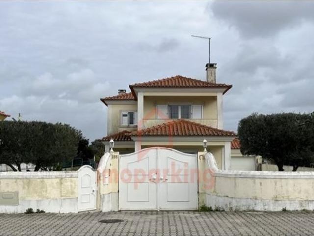 Casa venda em Azeitão (São Lourenço e São Simão), Setúbal