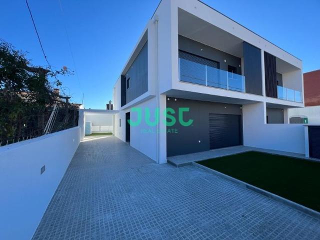Casa venda em Fernão Ferro, Seixal