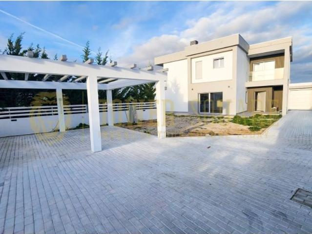 Casa venda em Azeitão (São Lourenço e São Simão), Setúbal