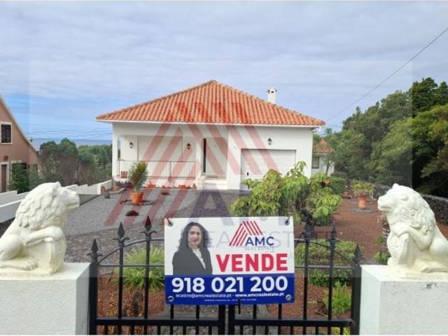 Casa venda em Açores, Madalena