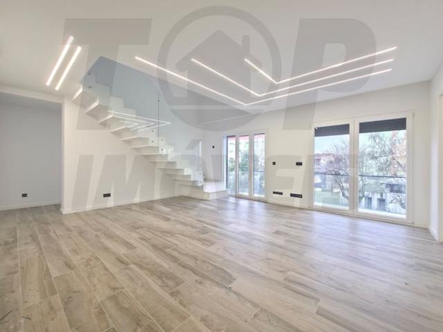 Duplex venda em Santiago Dos Velhos, Lisboa