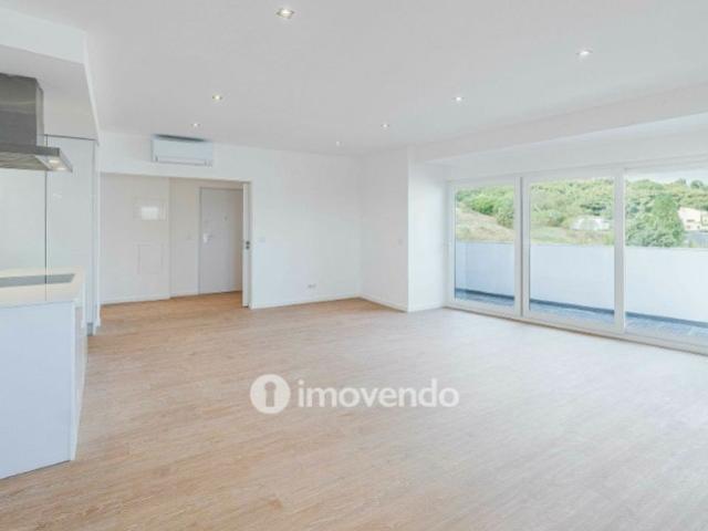 Duplex venda em Santiago Dos Velhos, Lisboa