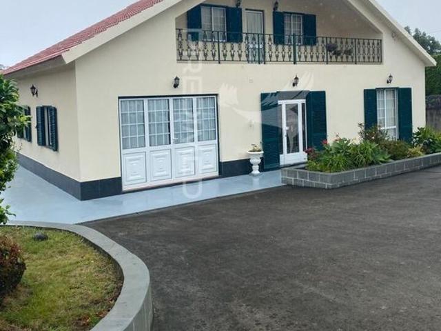 Casa venda em Açores, Velas