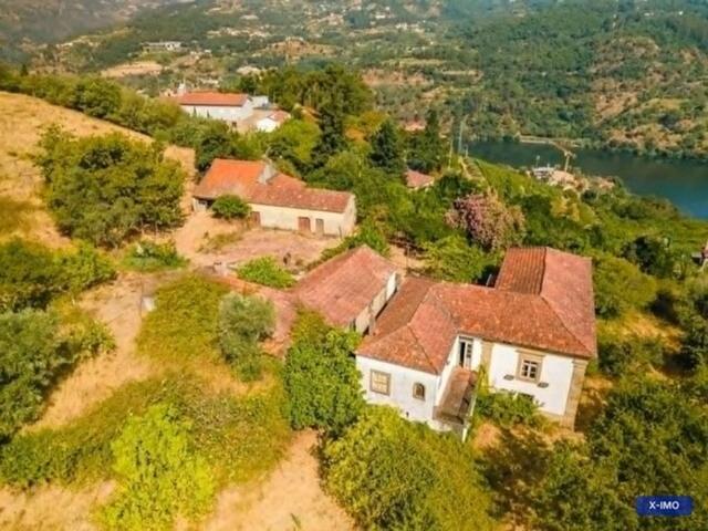 Solar venda em Resende, Viseu