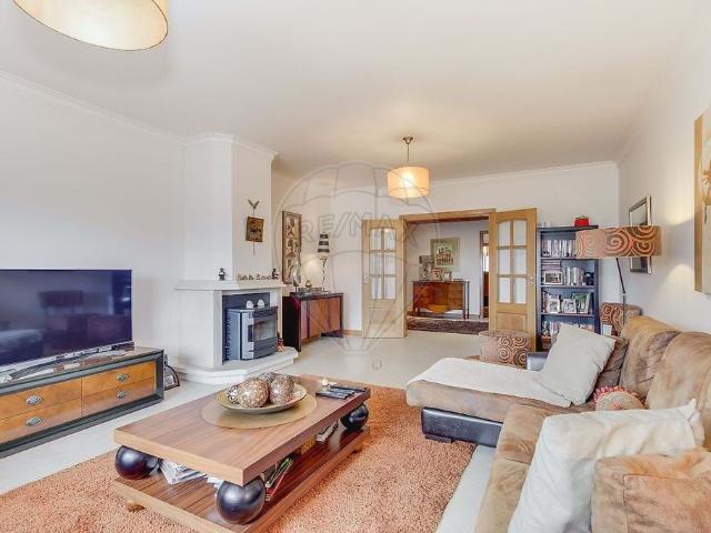 Apartamento venda em Mem Martins, Sintra