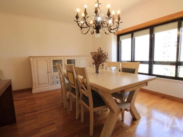 Apartamento venda em Amadora, Lisboa