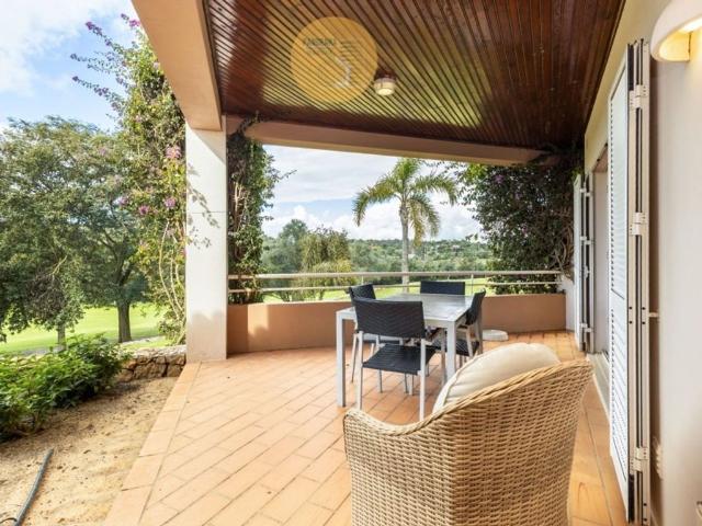 Apartamento venda em Estômbar, Faro