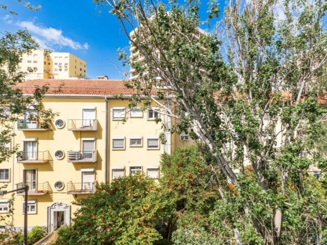 Apartamento venda em Bairro de São Miguel, Lisboa