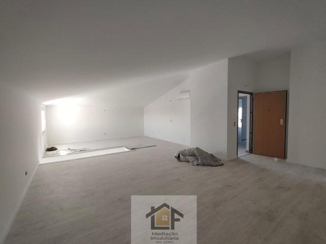 Apartamento venda em Farinheiras, Seixal