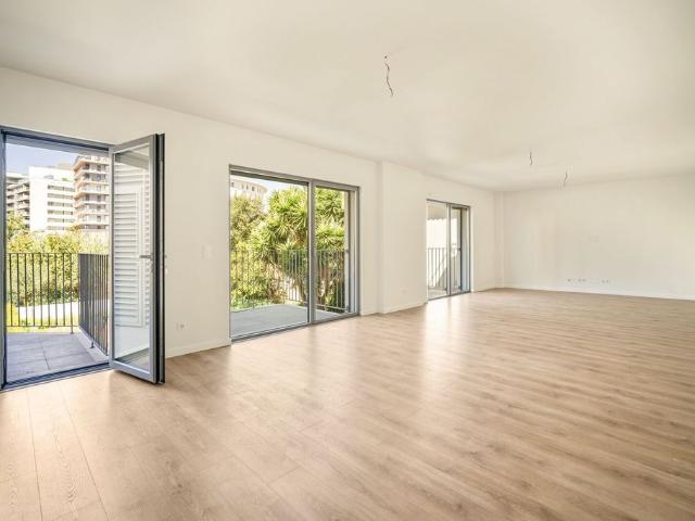Apartamento venda em Santa Clara, Lisboa