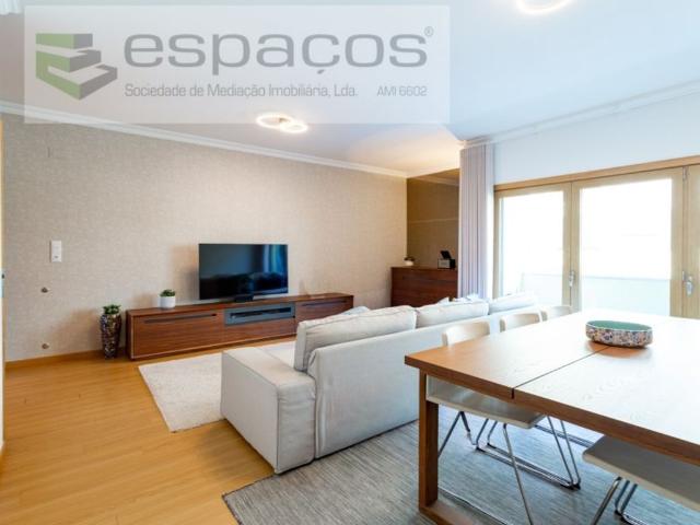 Apartamento venda em Santiago Dos Velhos, Lisboa